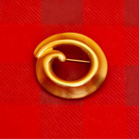 Vintage Spiral Snail Gold Tone Brooch by Anne Klein - O33 - Picture 1 of 2